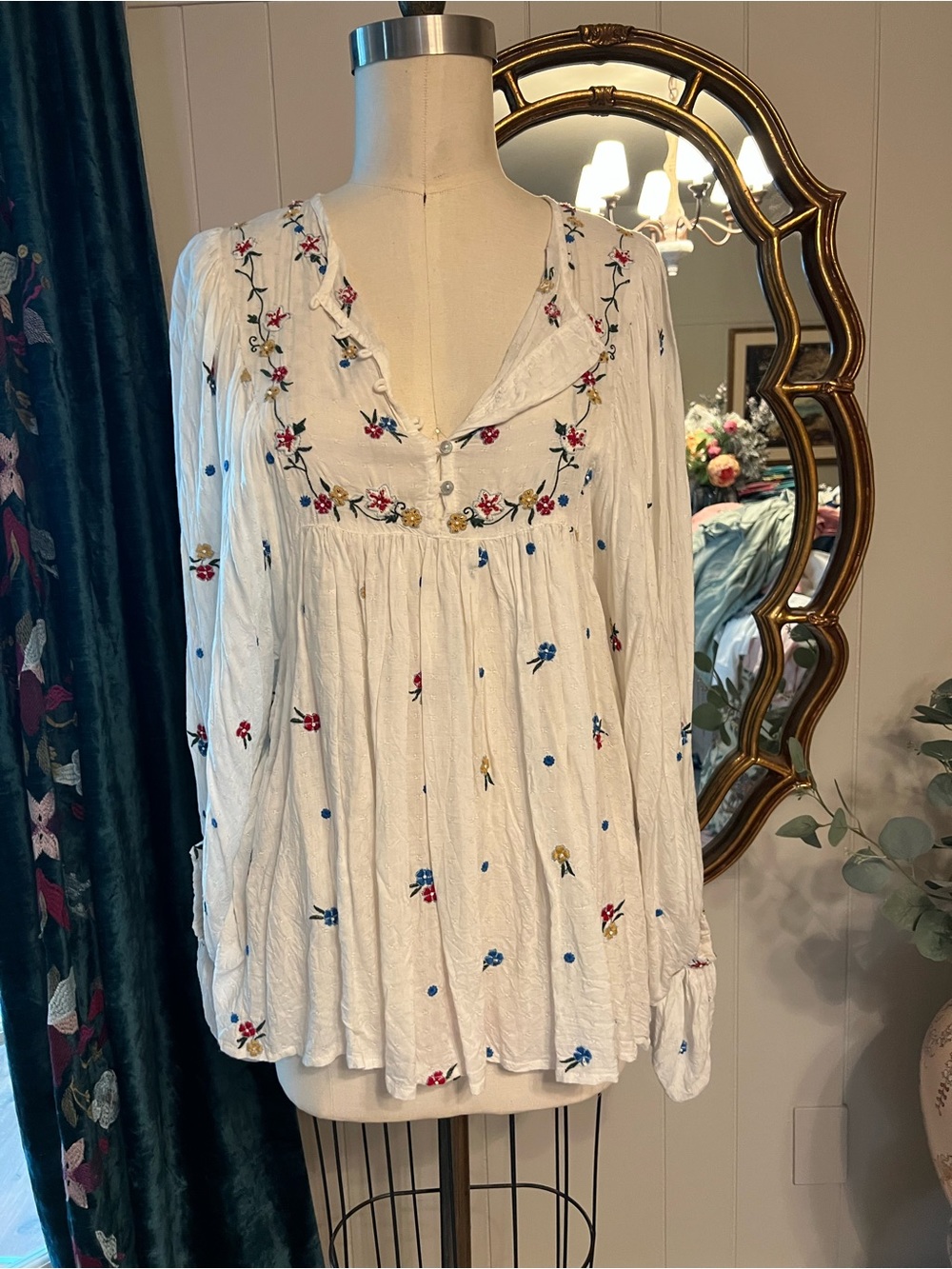 Free People White Embroidered Peasant Tunic with Multicolor Floral Accents